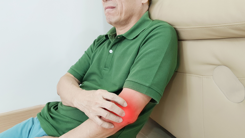 Elderly people with elbow pain